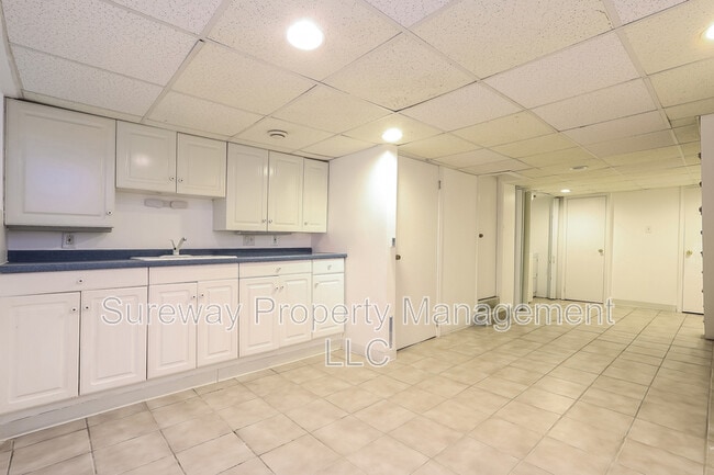 Building Photo - 1004 Oregon Ave