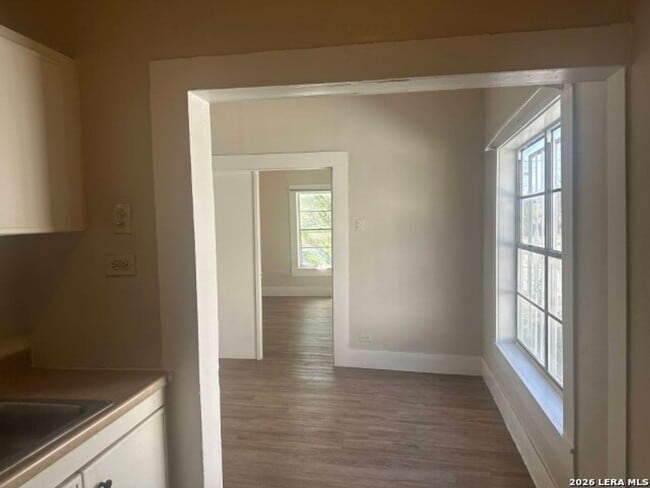 Building Photo - This affordable Quaint Westside Home Is ready for immediate occupancy