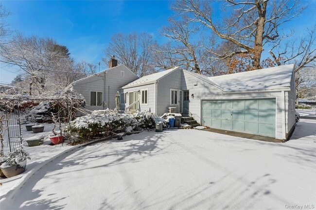 Building Photo - 232 Round Hill Rd