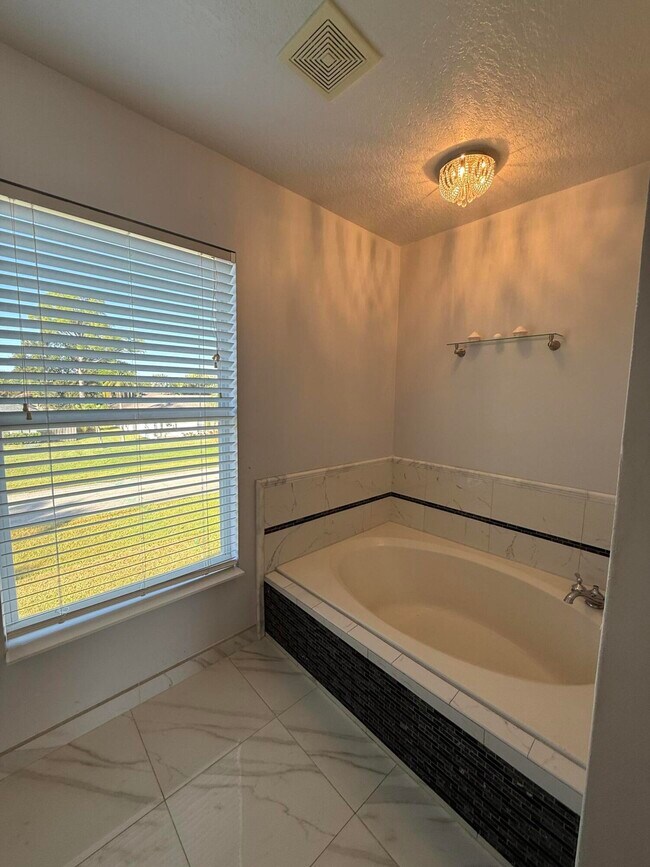 Building Photo - 1925 SW Libra Ln