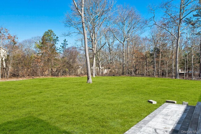 Building Photo - 35 Bay Ave W