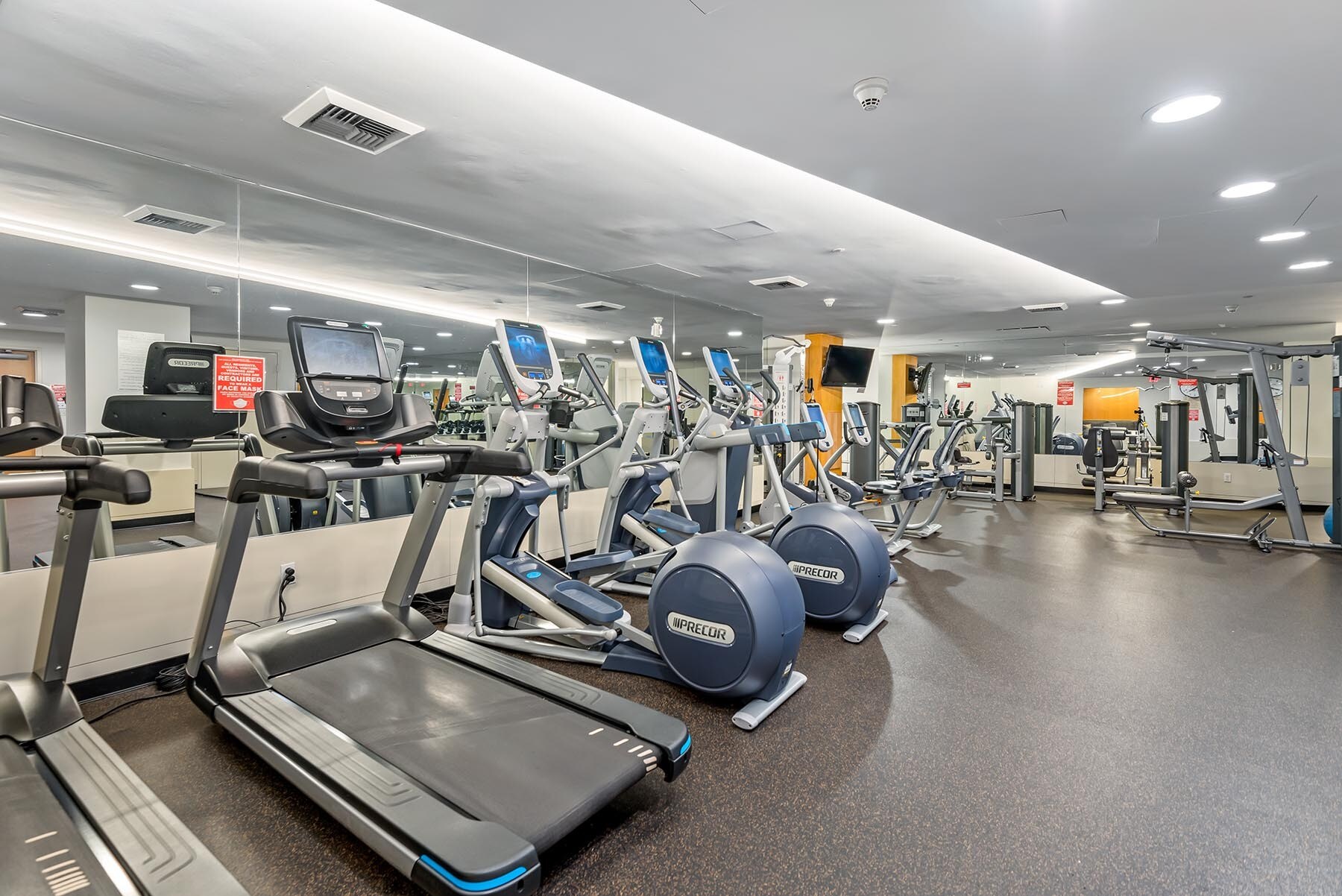 Building Photo - 13600 MARINA POINTE Dr