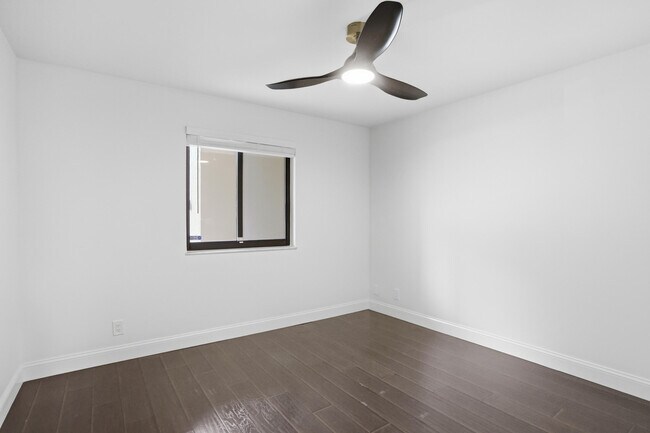 Building Photo - 110 NW 70th St