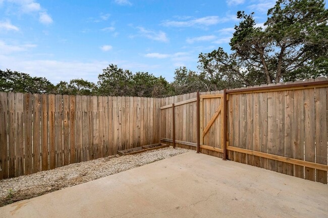 Building Photo - 349 Will Rogers Dr