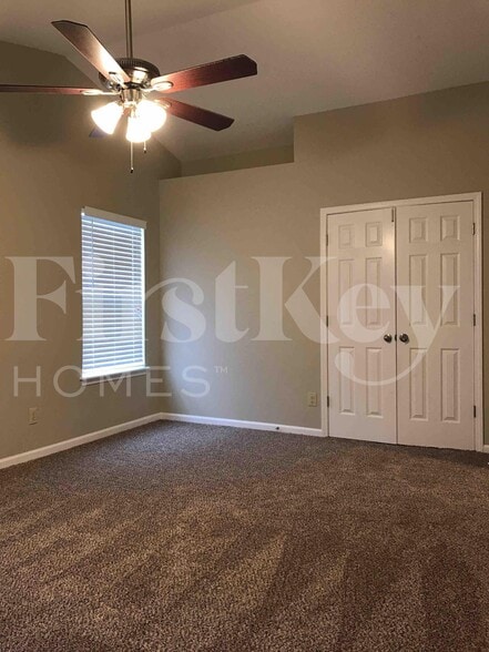 Building Photo - 5851 Tybalt Ln