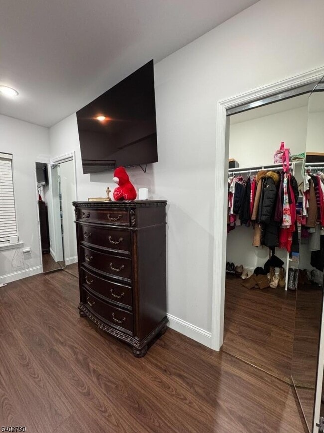 Building Photo - 528 Jefferson Ave