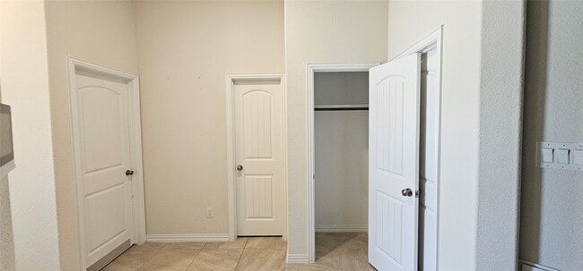 Building Photo - 8918 Beacon Mill Dr