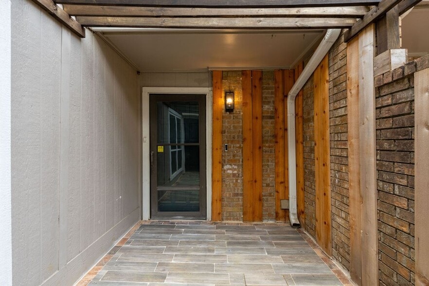 Building Photo - 2703 Meadowstone Ct