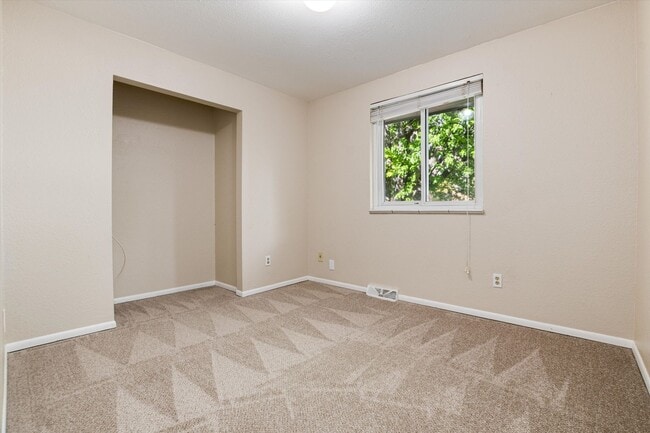 Building Photo - Awesome Littleton Ranch Home