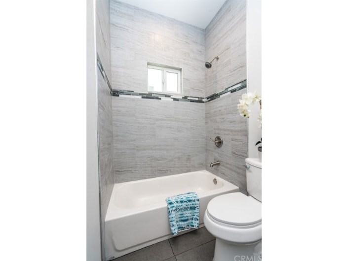 Bathroom - 4540 Huntington Dr N
