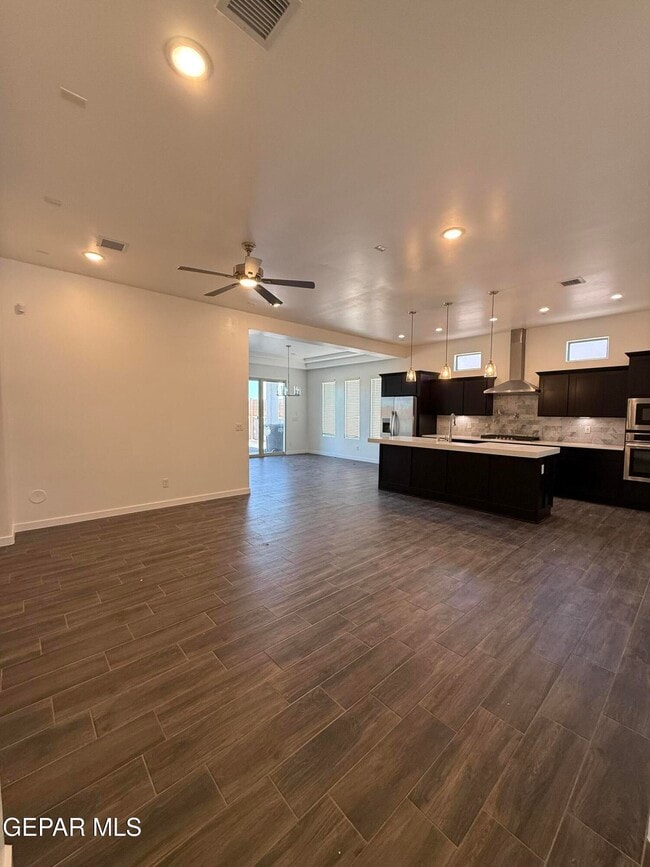 Building Photo - 13389 Carterton Ave