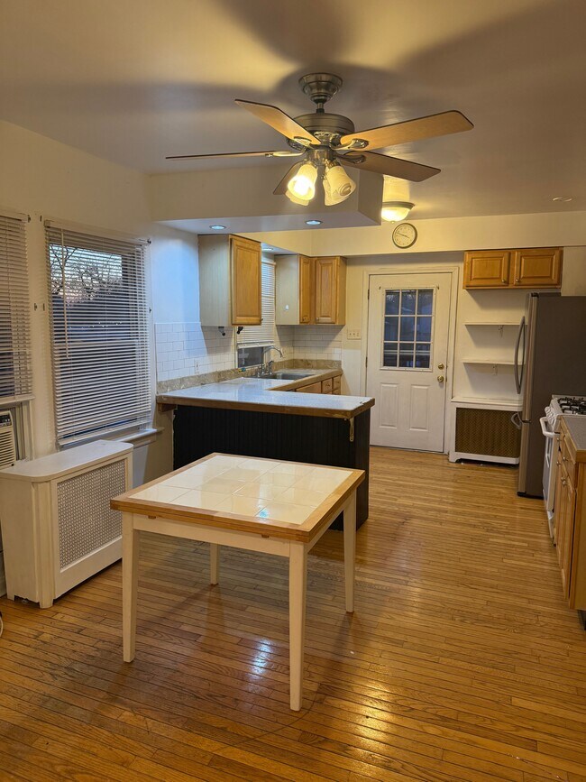 Building Photo - 1368 High Ave