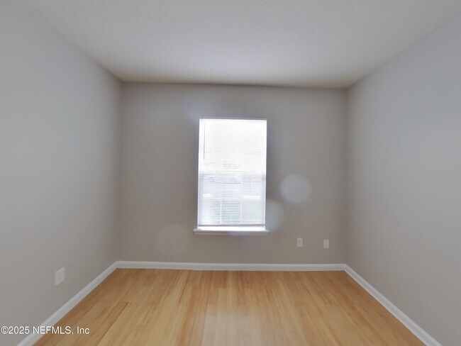 Building Photo - 11982 Alexandra Dr