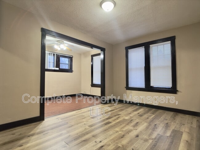 Building Photo - 325 E Washington St