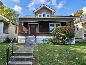 Building Photo - 832 Hazel St