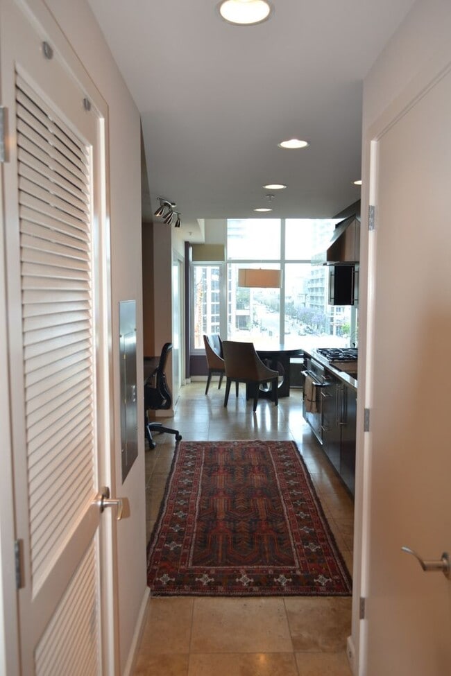 Building Photo - Stylish Studio Loft in Sapphire Tower – Do...