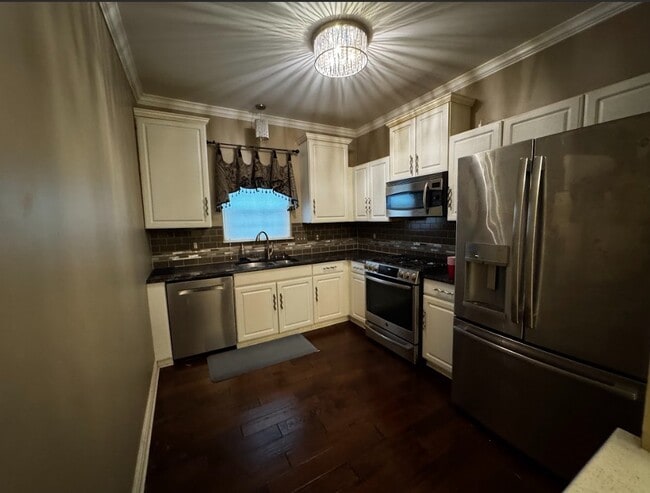 Building Photo - 41645 Copper Creek Dr