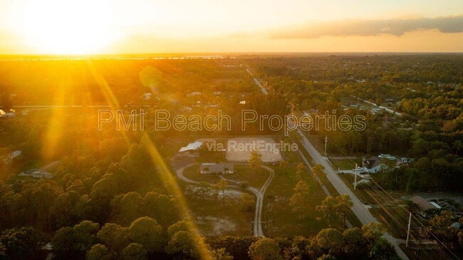 Building Photo - 18080 Sycamore Dr W