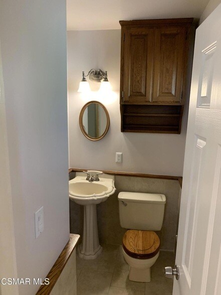 Building Photo - 7431 Cozycroft Ave