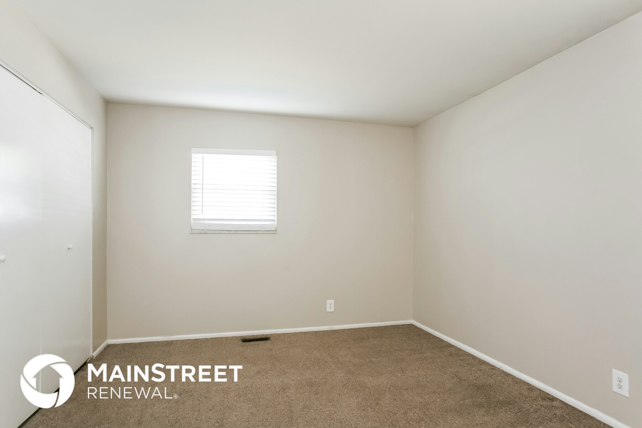 Building Photo - 2839 S Oxford St