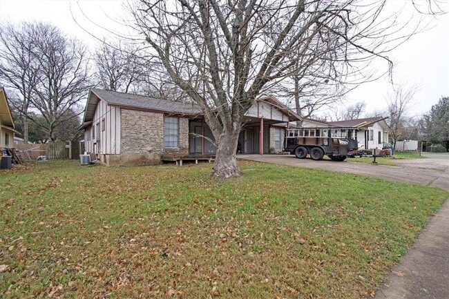 Building Photo - 6305 Emerald Forest Dr