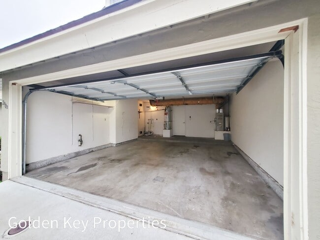 Building Photo - Lovely 2-story townhome in The Cape at Cal...