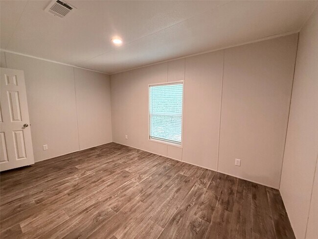 Building Photo - 1032 Meridian