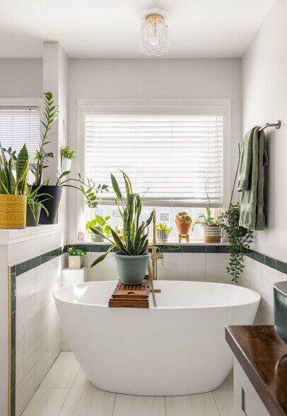 Building Photo - 813 Charles Bank Ave SE