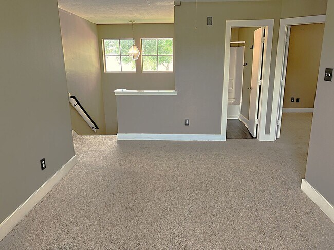 Building Photo - 6819 Kingwood Glen Dr