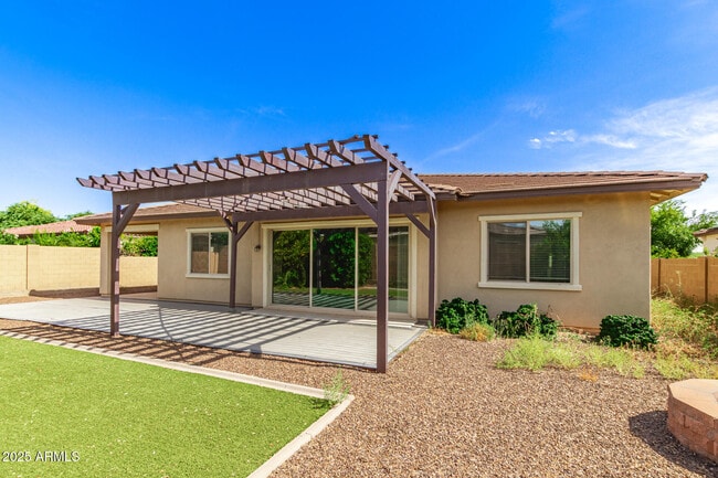 Building Photo - 14762 W Georgia Dr
