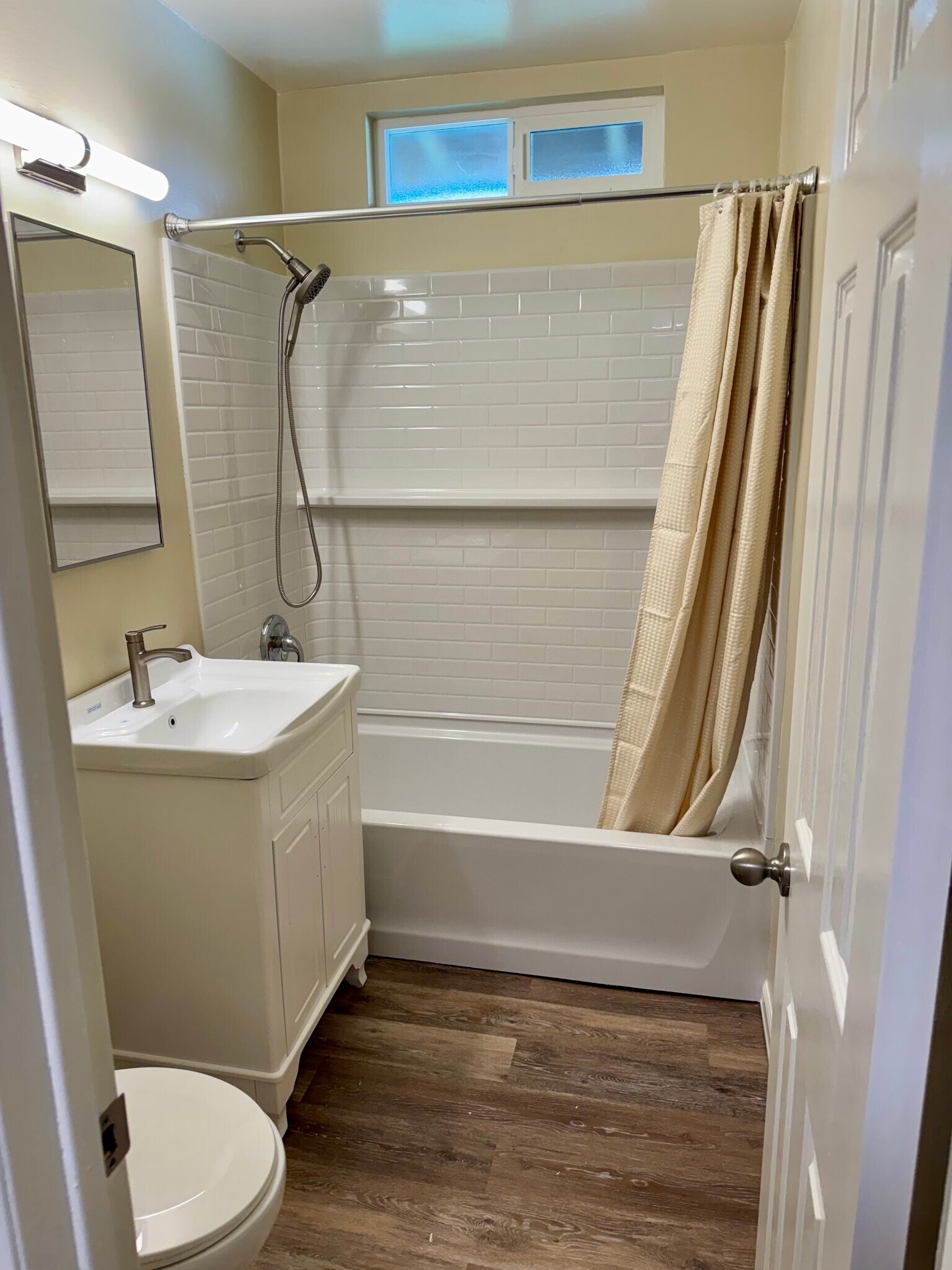 Building Photo - 2231 Canyon Dr