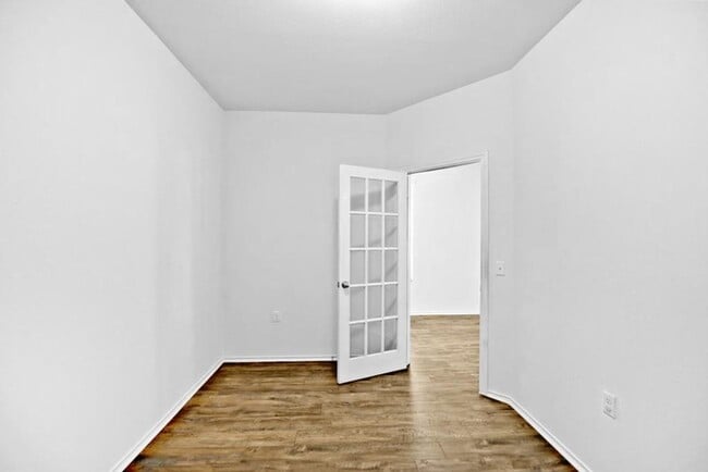 Building Photo - 5721 Knoll Pines Pass