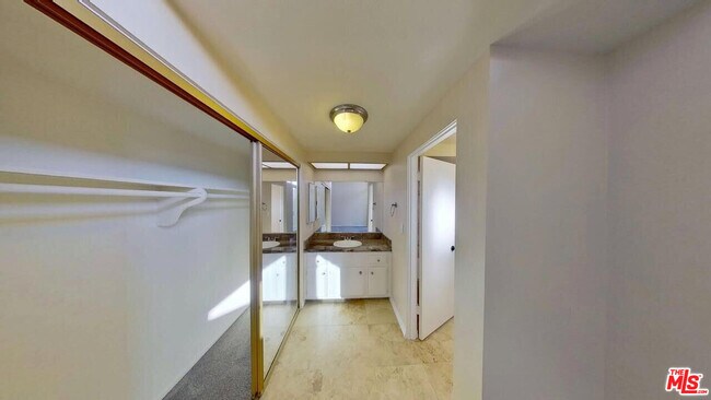 Building Photo - 4754 La Villa Marina