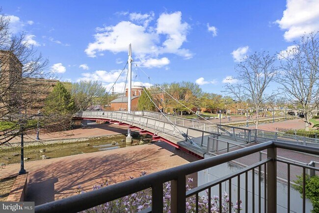 Building Photo - 35 E All Saints St