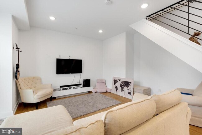 Building Photo - 1341 N Marston St