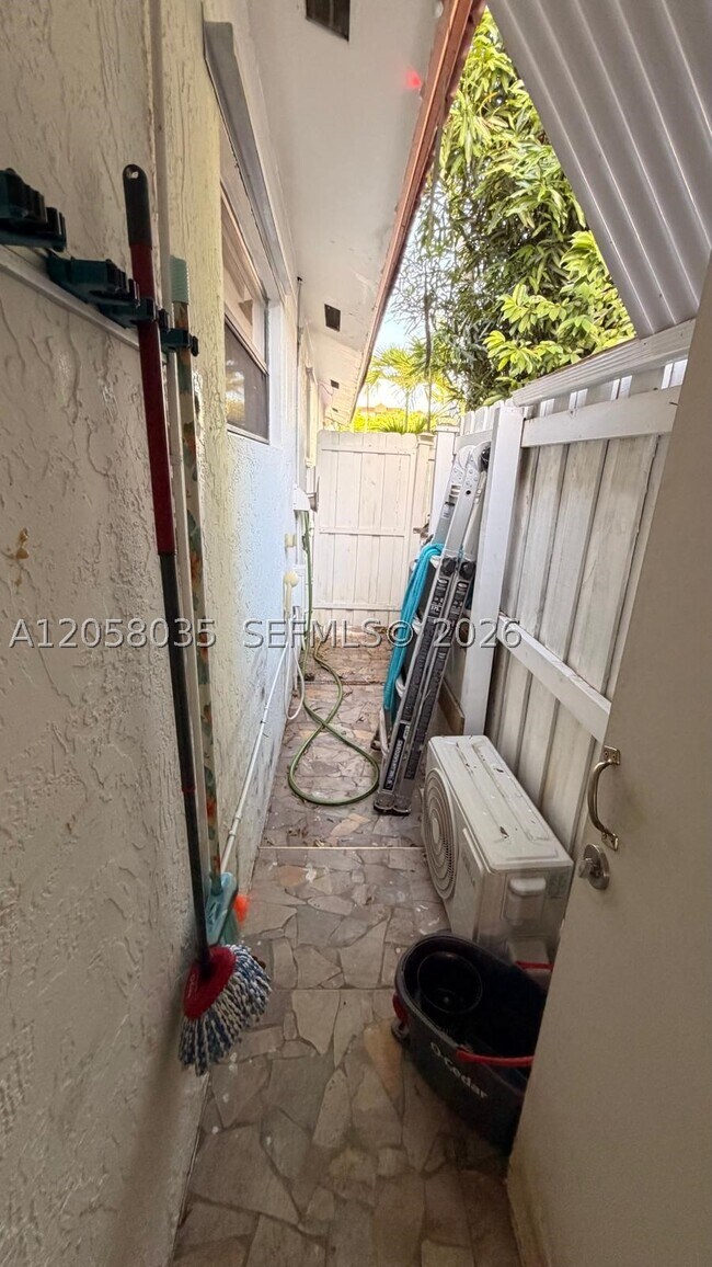 Building Photo - 15363 SW 77th Ln