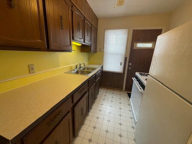 Building Photo - 2039 Ewald Cir