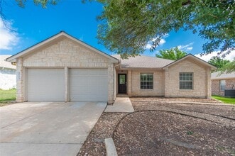 Building Photo - 3913 Orion St