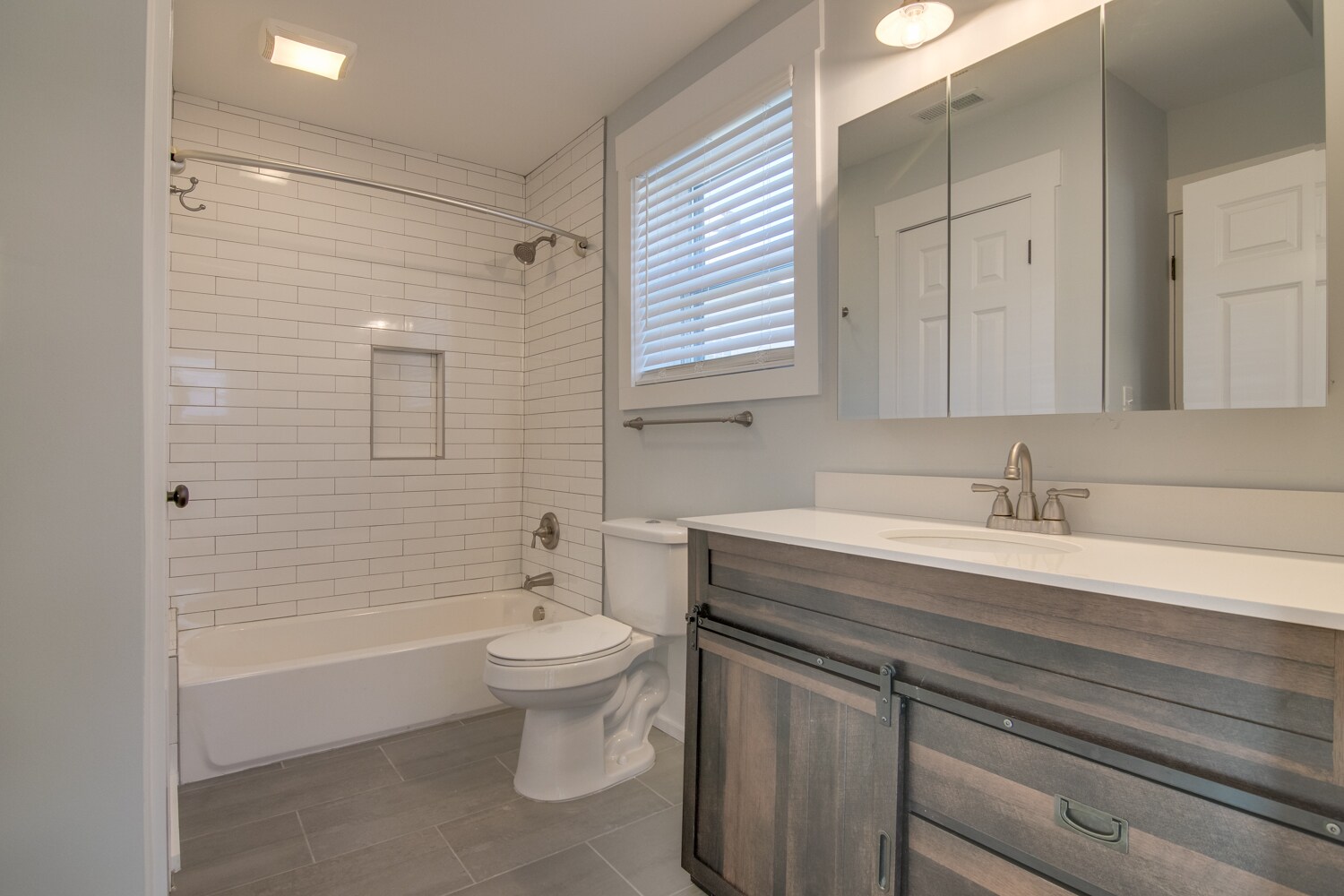 Guest Bath - 515 flint st