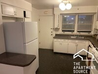 Building Photo - 7528 N Claremont Ave