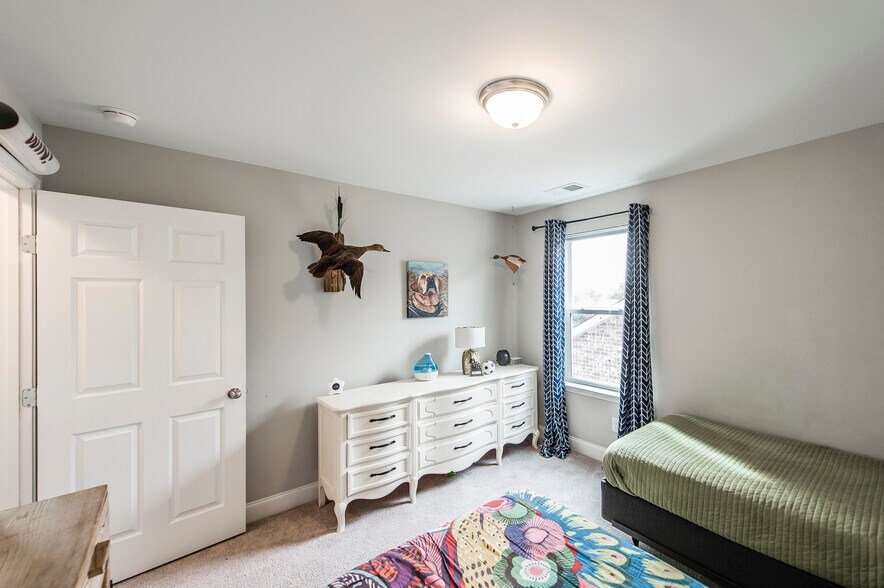 Building Photo - 1048 Westgate Dr