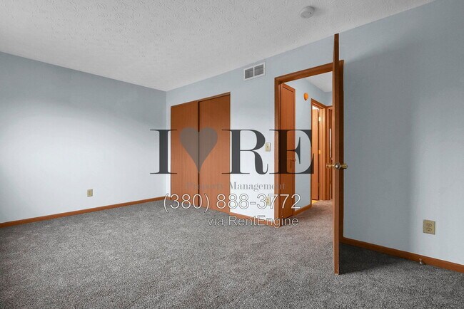 Building Photo - 1726 River Bend Rd