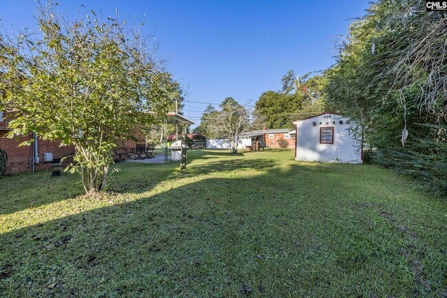 Building Photo - 1709 Woodfield Dr