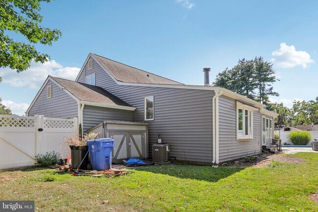 Building Photo - 608 Orchard Ct
