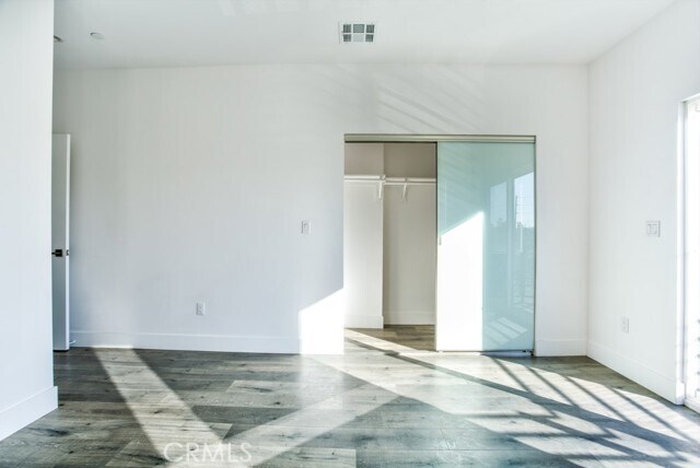 Building Photo - 11639 Burbank Blvd