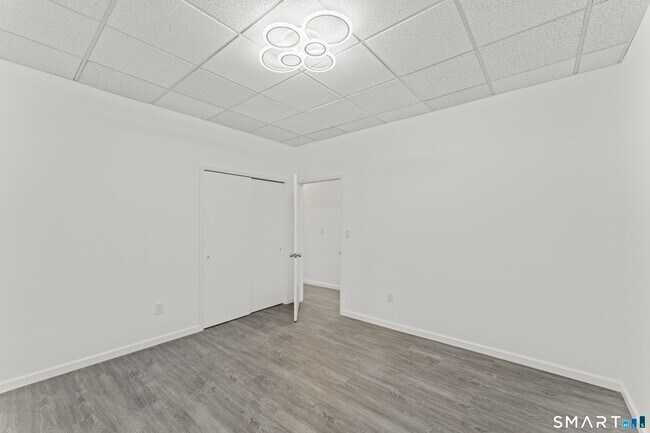Building Photo - 89 Cranbury Dr