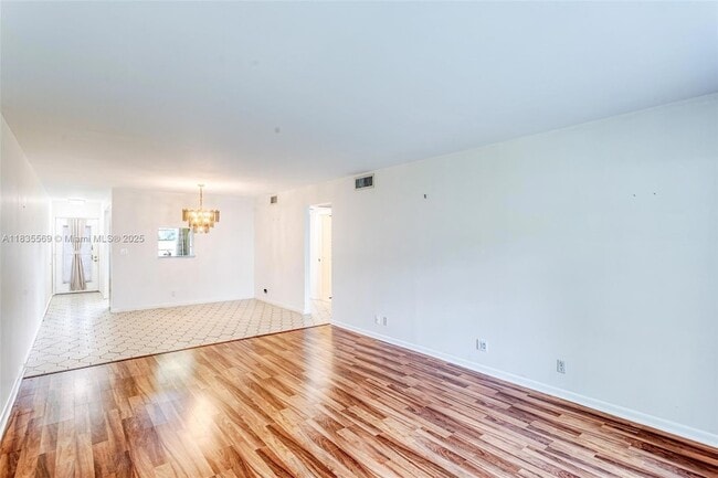 Building Photo - 2303 Lucaya Ln