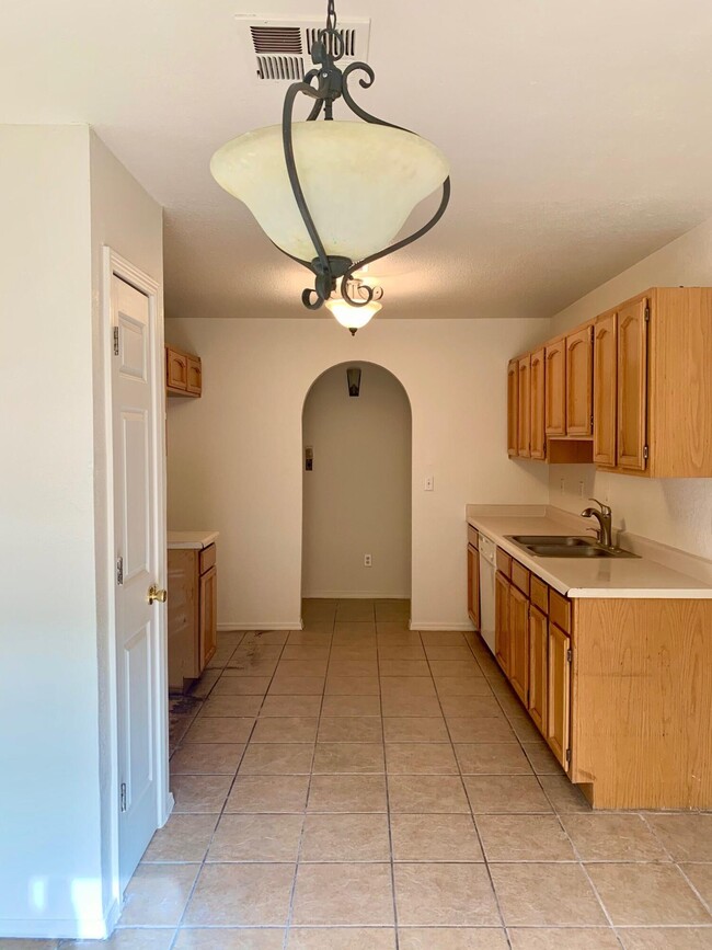 Building Photo - 12610 Kari Anne Dr