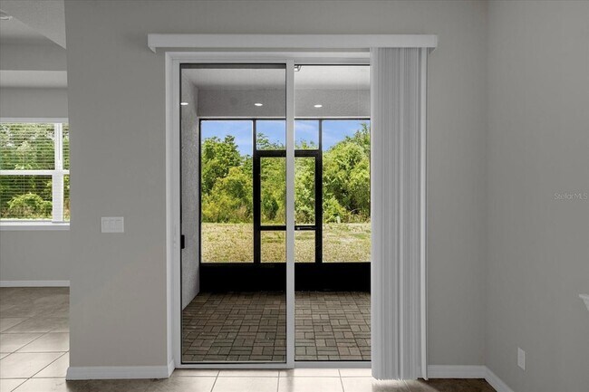 Building Photo - 2124 Live Oak Lake Rd