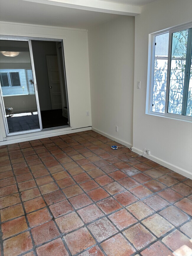 Sunroom off the bedroom, adding additional living space or an office! - 924 Nowita Pl